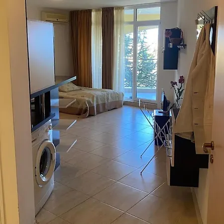 Midia Family Resort, Aheloj