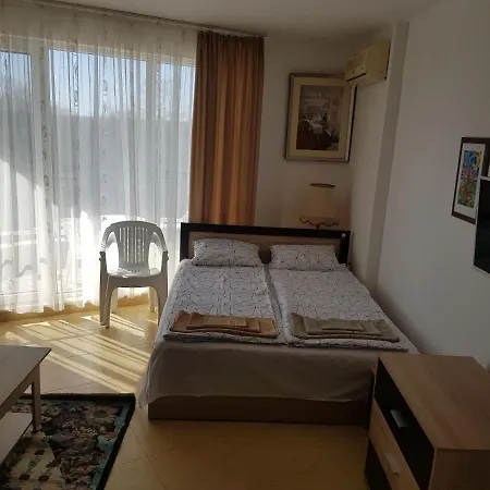 Aparthotel Midia Grand *